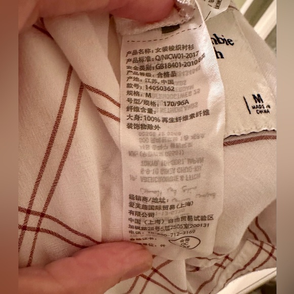 EUC Abercrombie & Fitch Super Soft “BoyFriend” Style Blouse. Size Medium - Picture 12 of 13